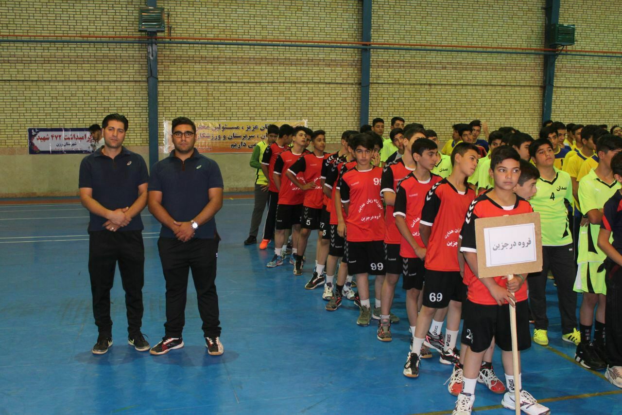 مقام قهرمانی نونهالان منطقه 4 کشور به تیم نونهالان قروه درجزین رسید -  فدراسیون هندبال ایران -IRAN Handball Federation